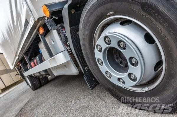 Volvo FL 210 شاحنات الرافعات