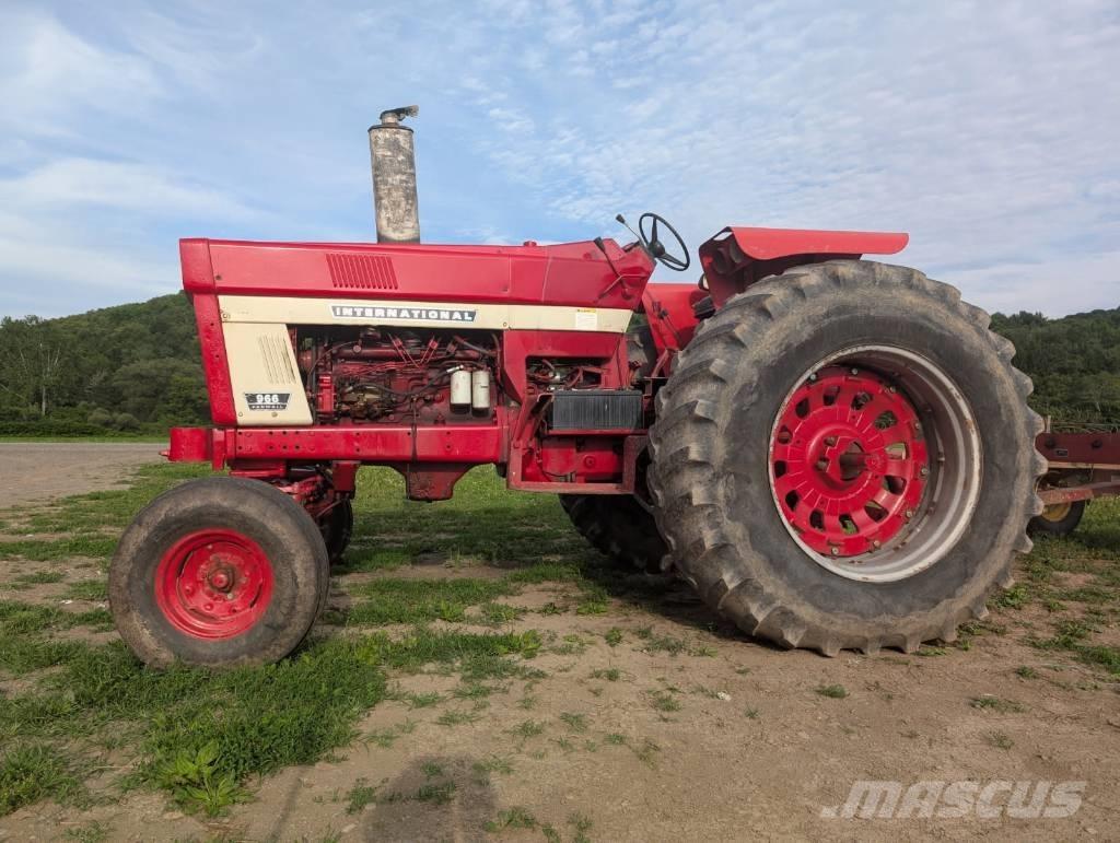 International 966 الجرارات