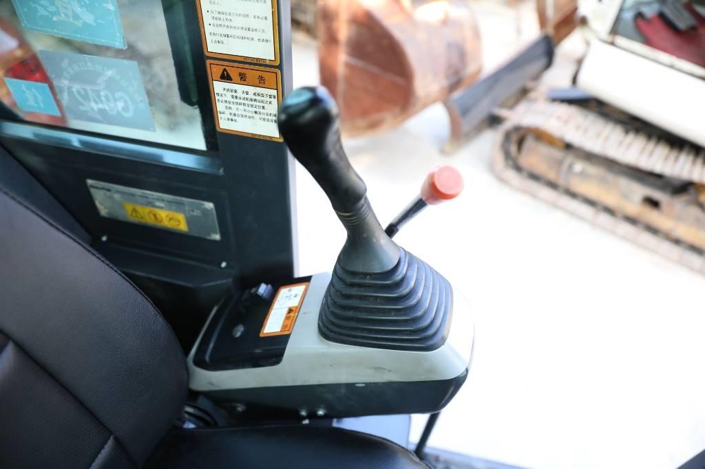 Komatsu PC 56-7 حفارات زحافة