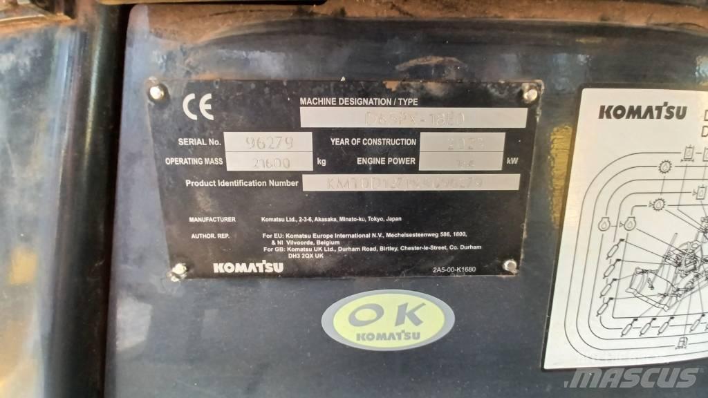 Komatsu D65PX-18 بلدوزرات مجنزرة