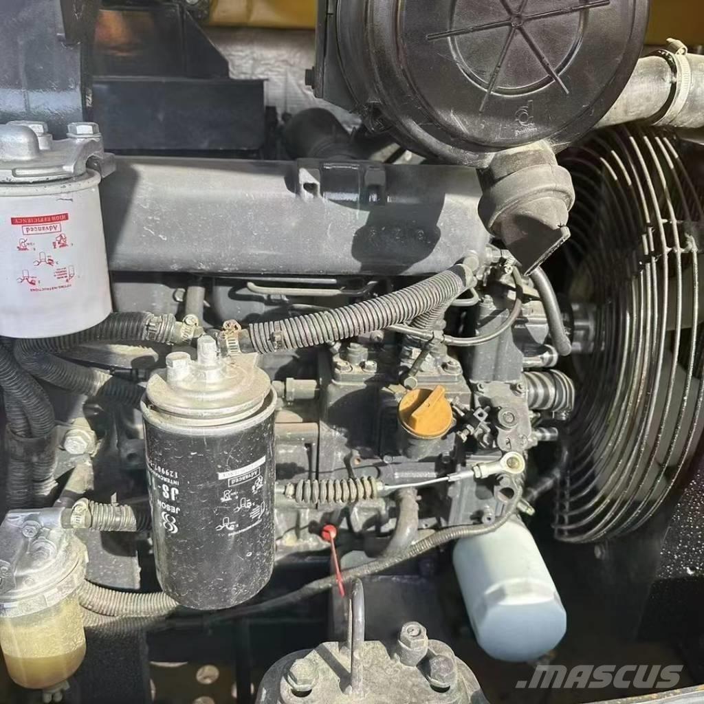 Komatsu PC 56-7 حفارات زحافة