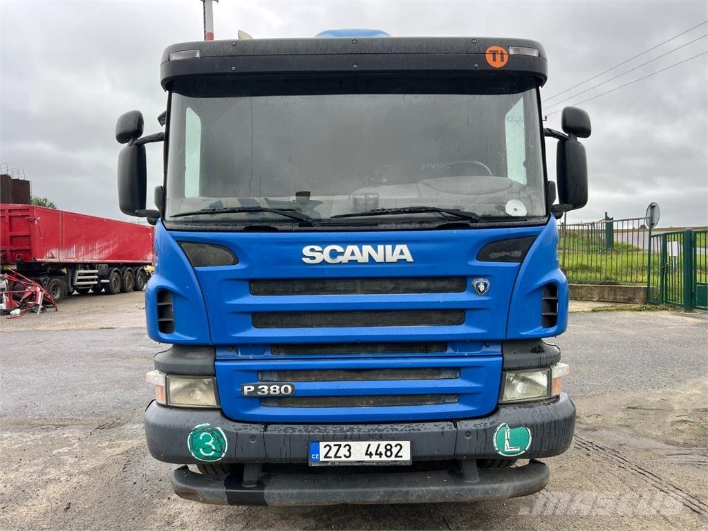 Scania P 380 8X4 شاحنات بمقصورة وهيكل
