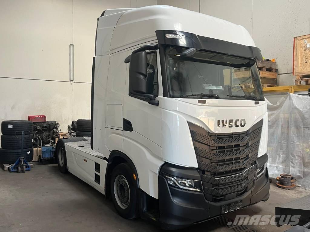 Iveco S-Way AS 440 وحدات الجر