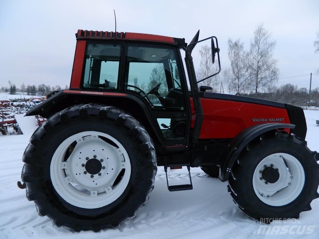 Valtra 8150 الجرارات