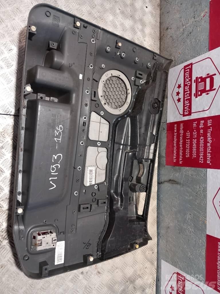 Volvo FH 12 20584915 كابينة والداخلية