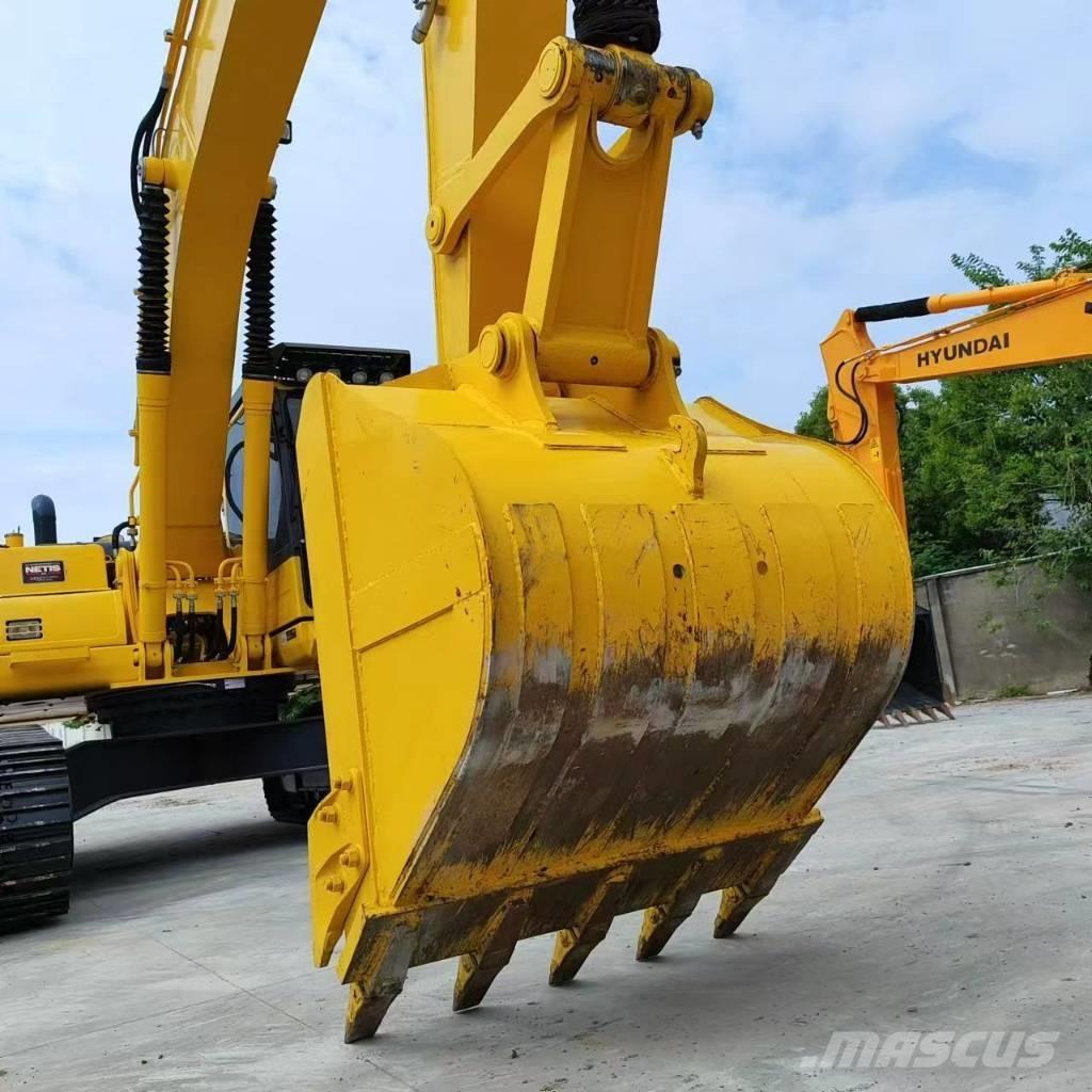 Komatsu PC 240-8 حفارات وسط 7 طن - 12 طن