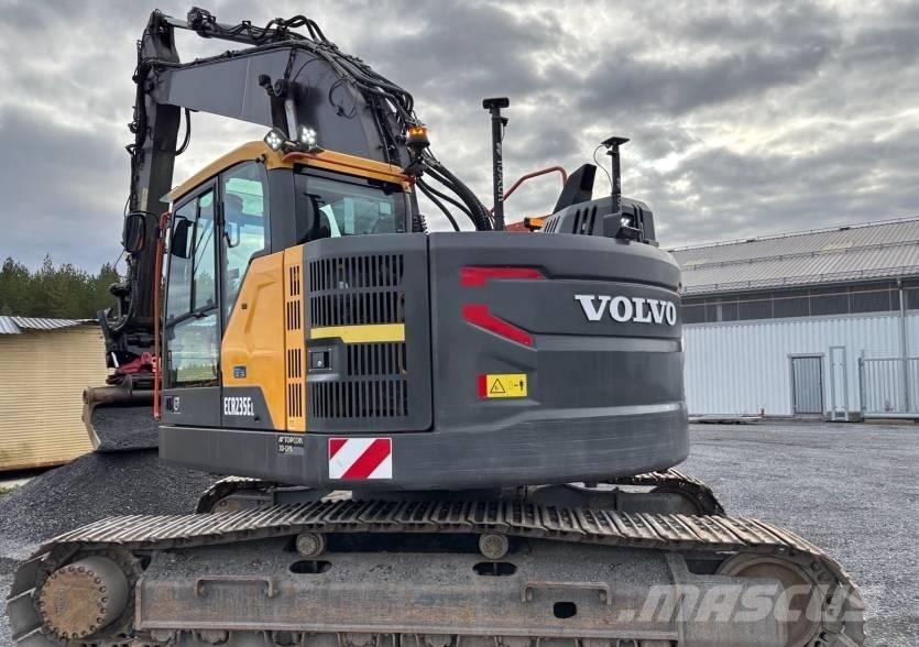 Volvo ECR 235 E حفارات زحافة