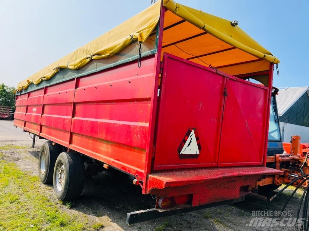 Hvamø 12 m grisevogn مقطورات أخرى
