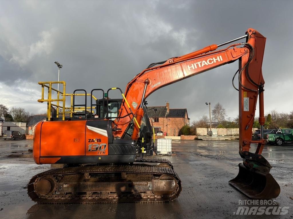 Hitachi ZX130-7 حفارات زحافة
