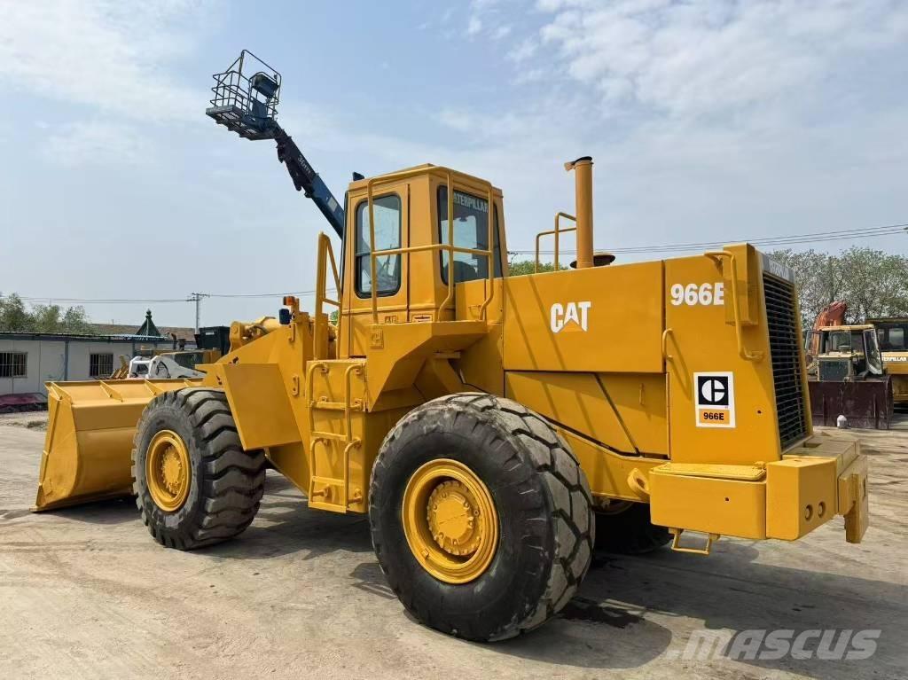 CAT 966 E لوادر بعجل