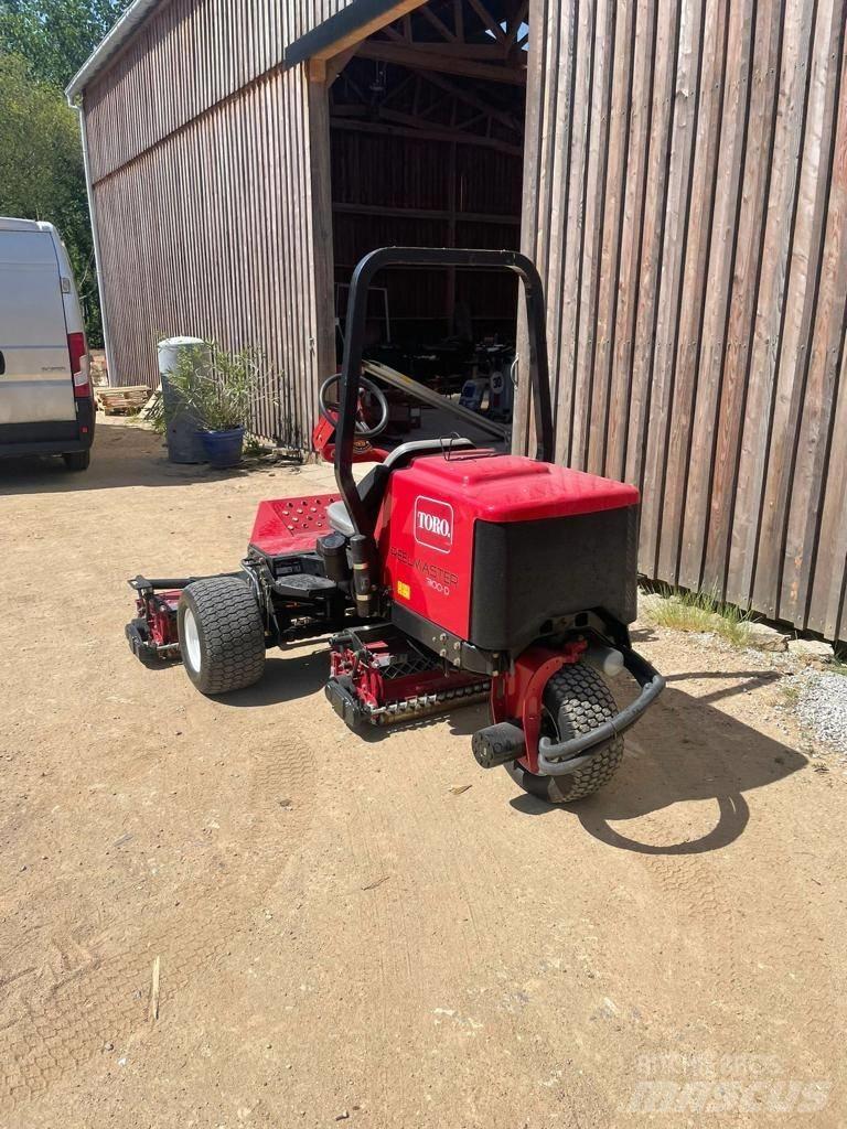 Toro 3100-D تقطيع وتقليم وتحيط جزازات