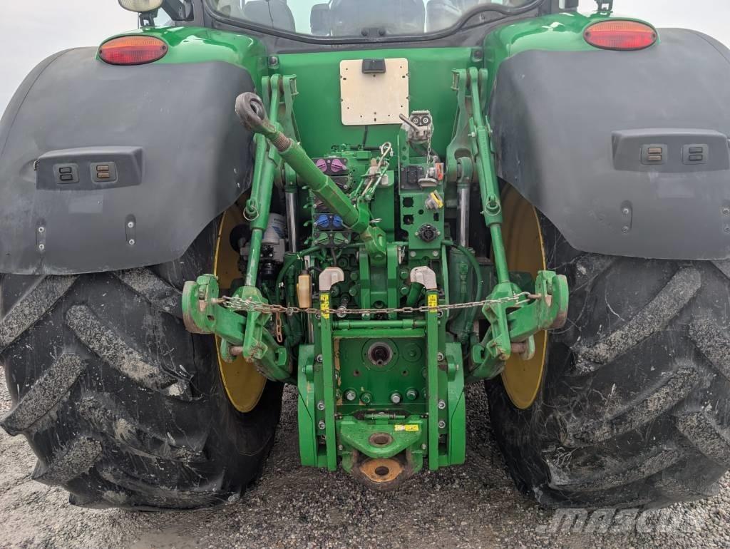 John Deere 7230 R الجرارات