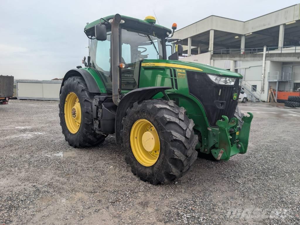 John Deere 7230 R الجرارات