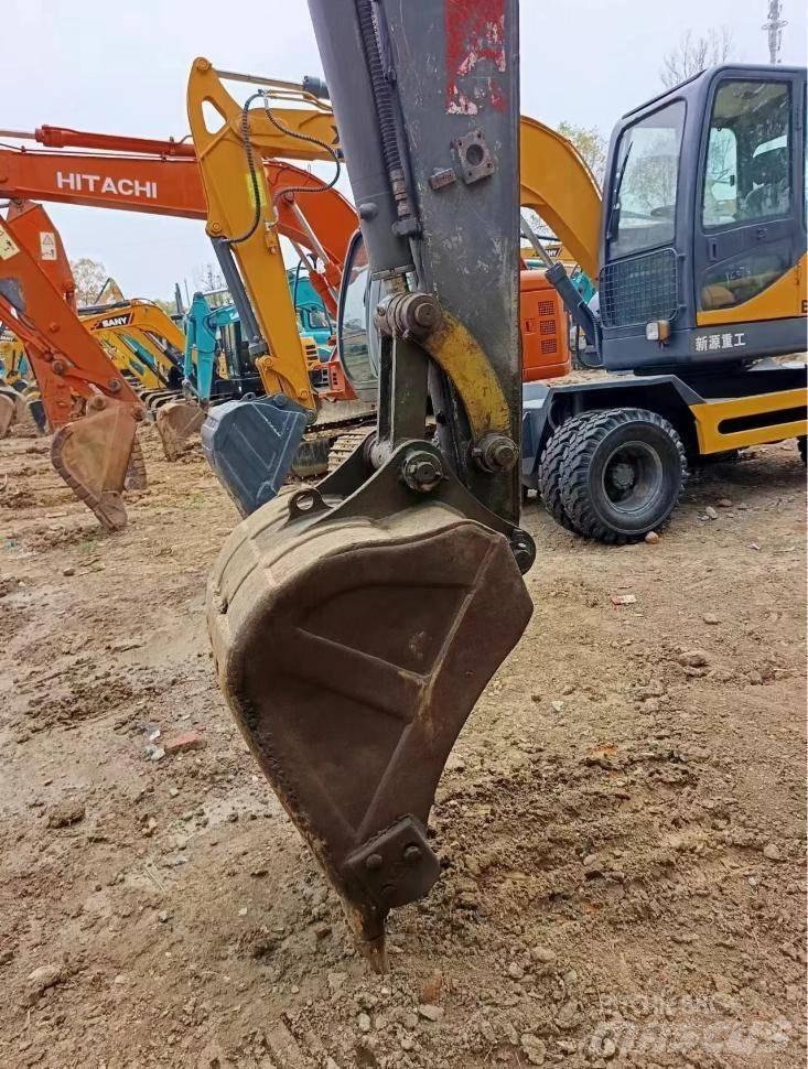 Volvo EC 60 C حفارات زحافة