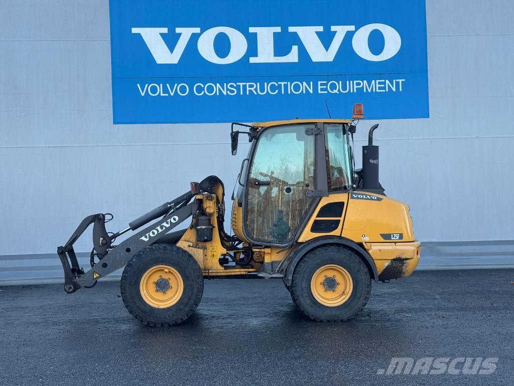 Volvo L 25 F لوادر بعجل