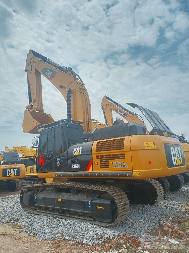 CAT 336D2 حفارات زحافة