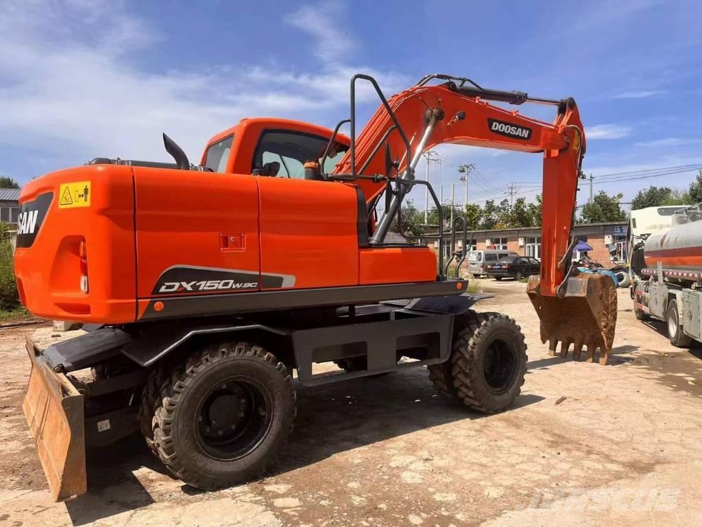 Doosan DX150W-9C حفارات بعجل