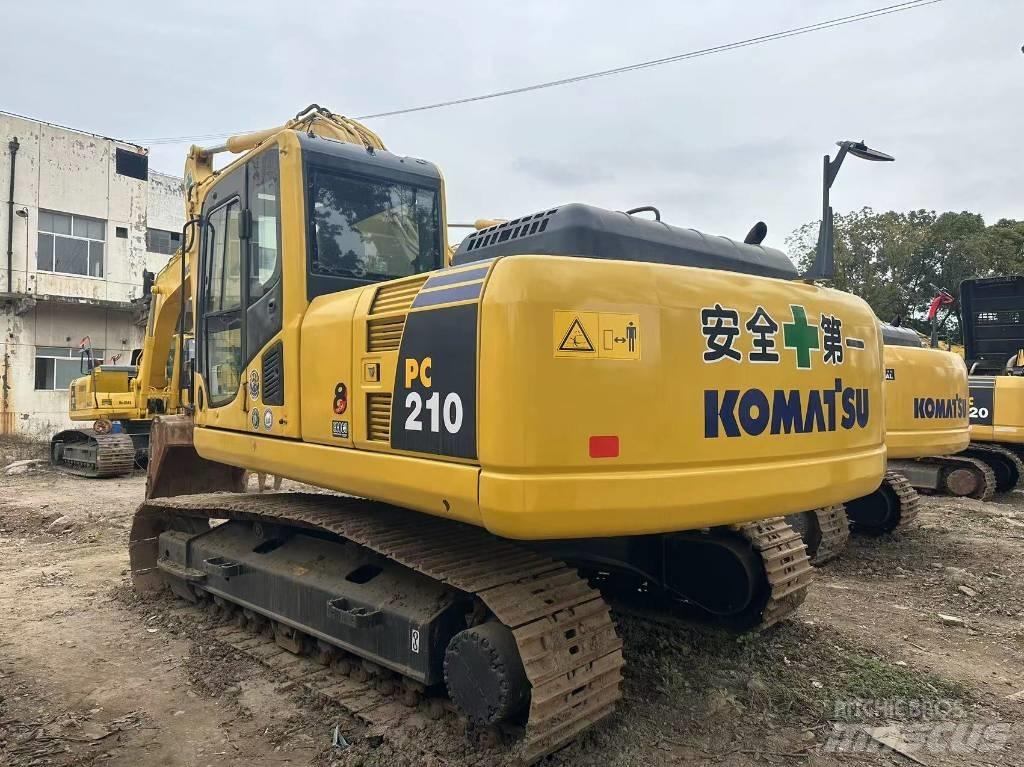 Komatsu PC 210 LC-7 حفارات زحافة