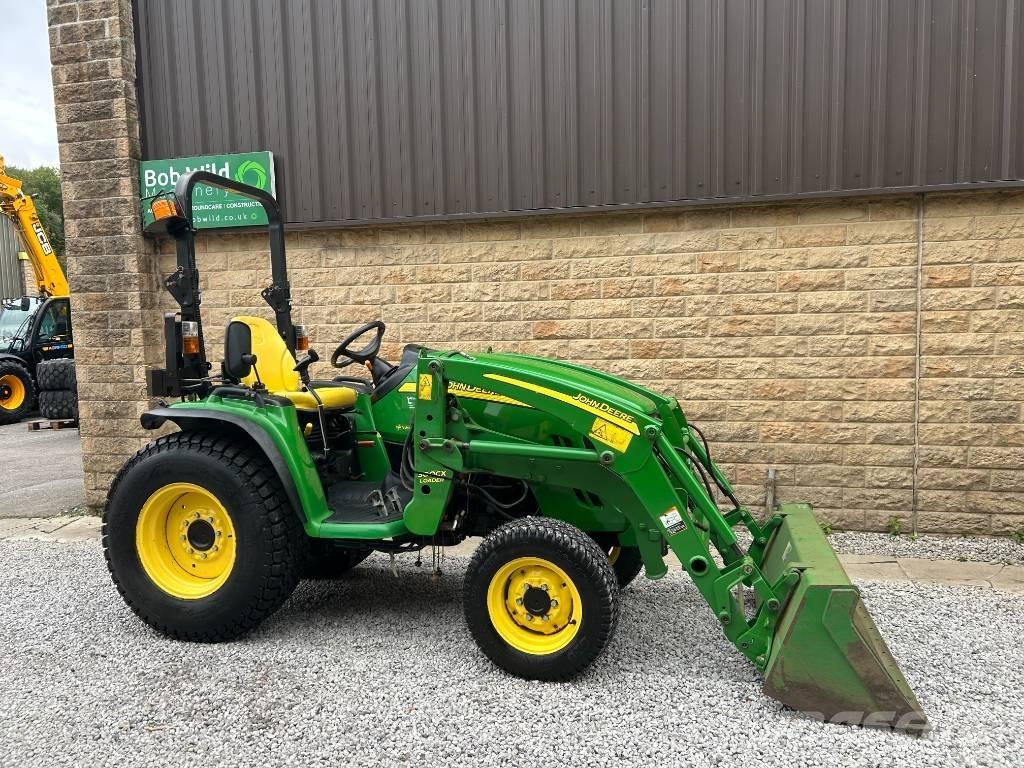 John Deere 3520 جرارات مدمجة