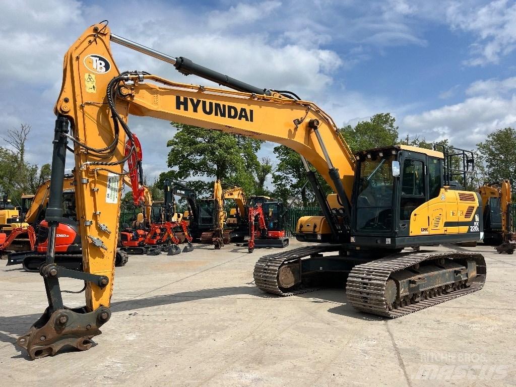 Hyundai HX 220 L حفارات زحافة