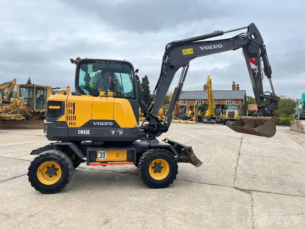 Volvo EW 60 E حفارات بعجل