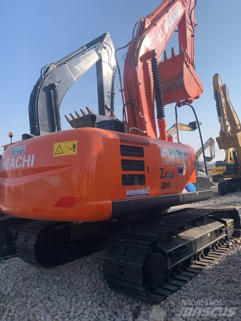 Hitachi ZX 200 حفارات زحافة