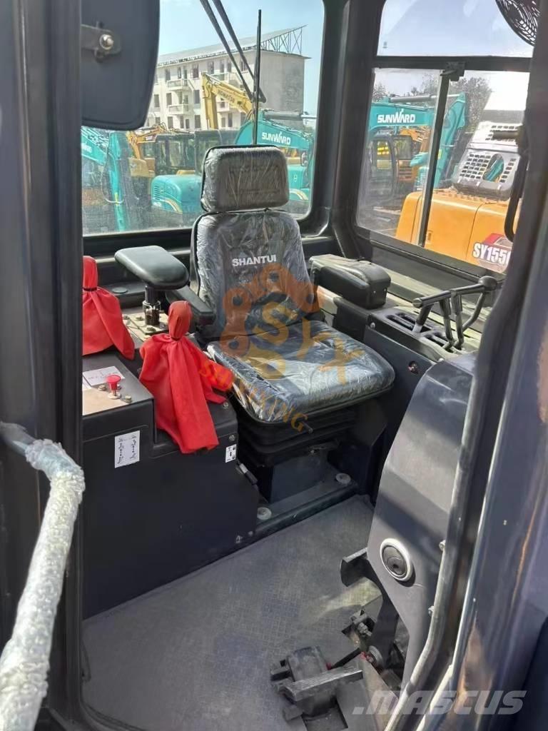 Shantui SD 22 بلدوزرات مجنزرة