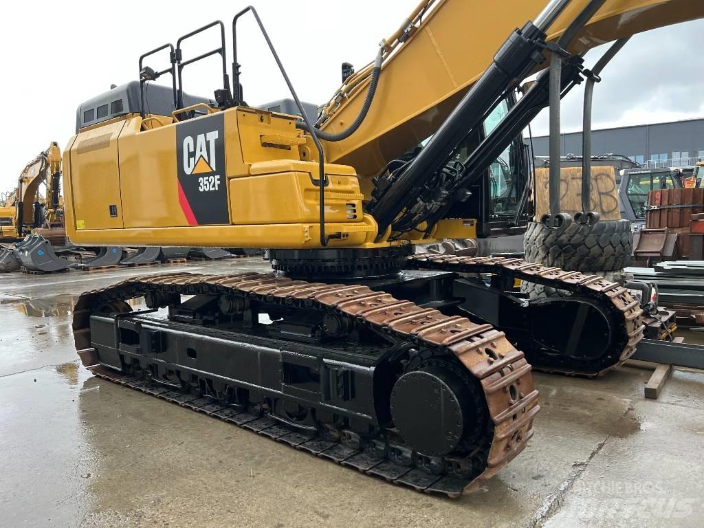 CAT 352 F حفارات زحافة