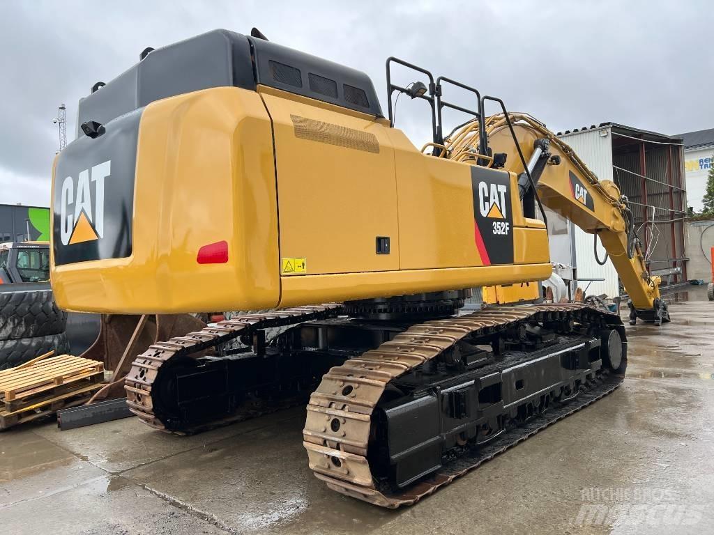CAT 352 F حفارات زحافة