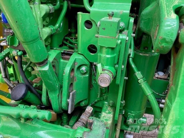 John Deere 6155 R الجرارات