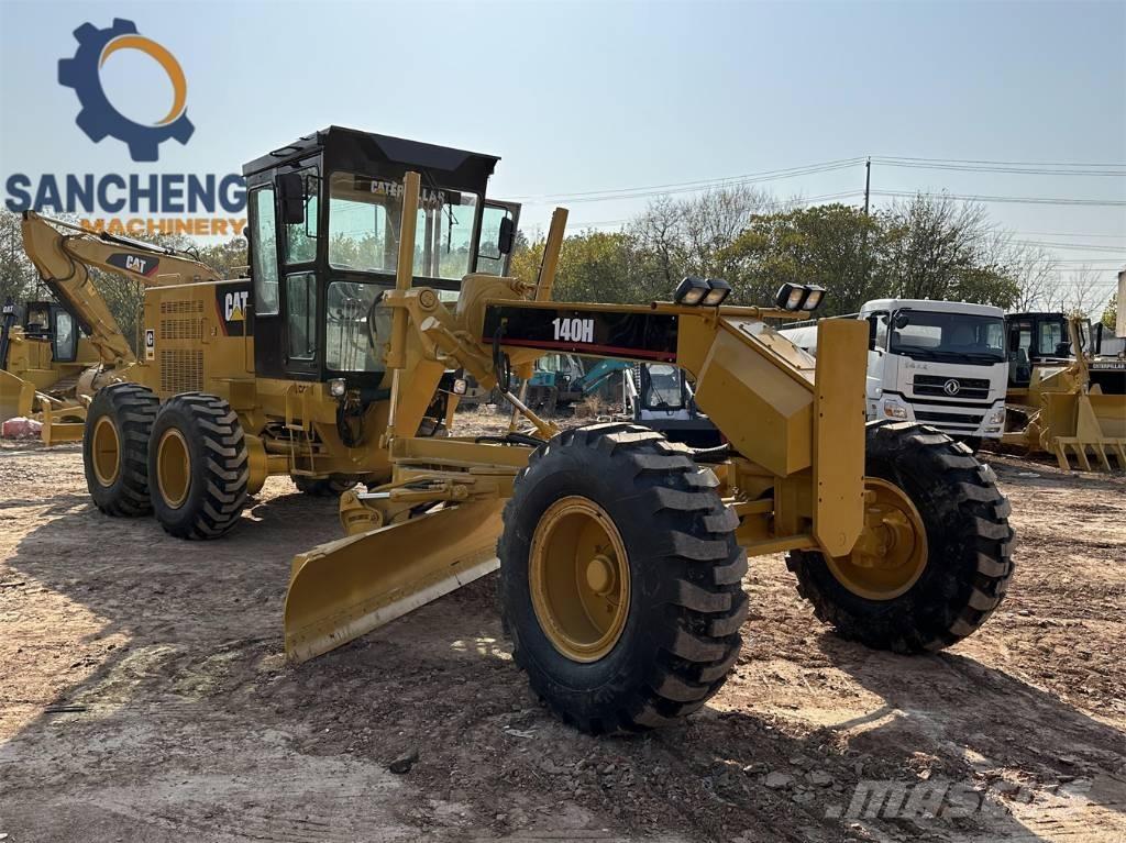 CAT 140H معدات تمهيد الطرق