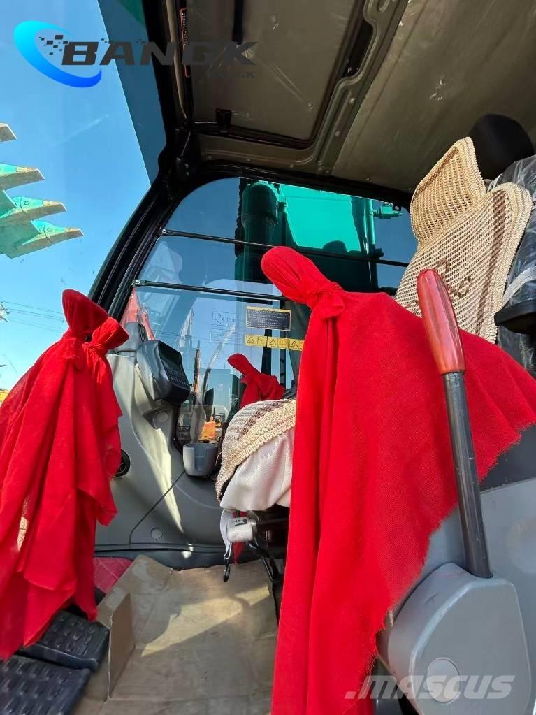 Hitachi zx200 حفارات زحافة