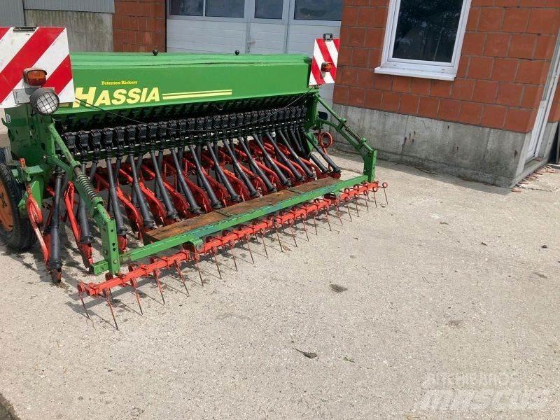 Hassia Euro 300/29 مسحات مشطية