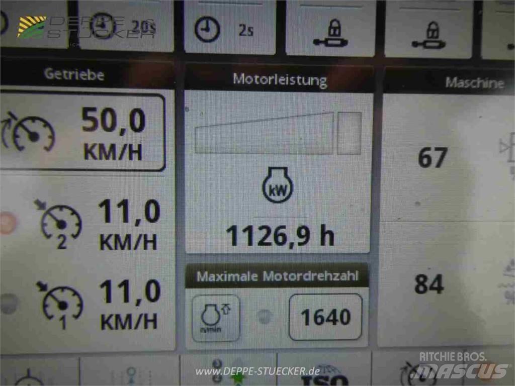 John Deere 8R 370 الجرارات