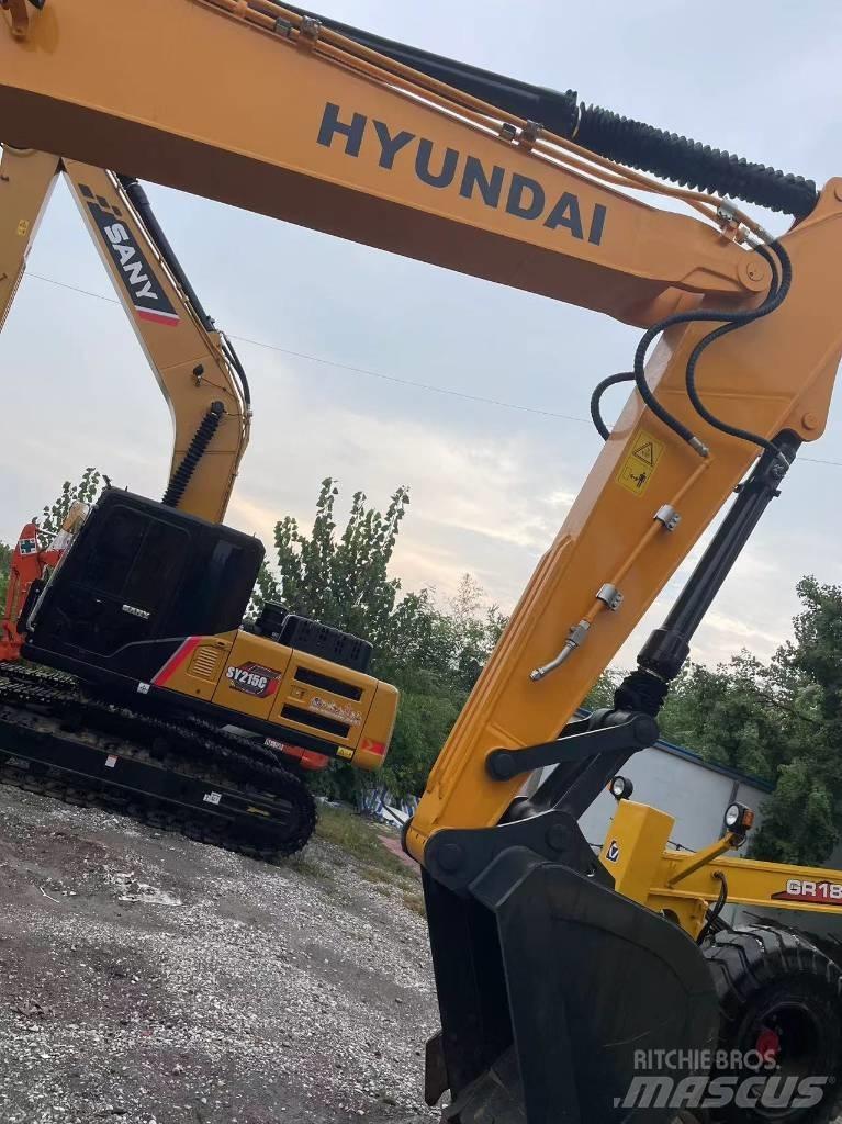 Hyundai R220 حفارات زحافة
