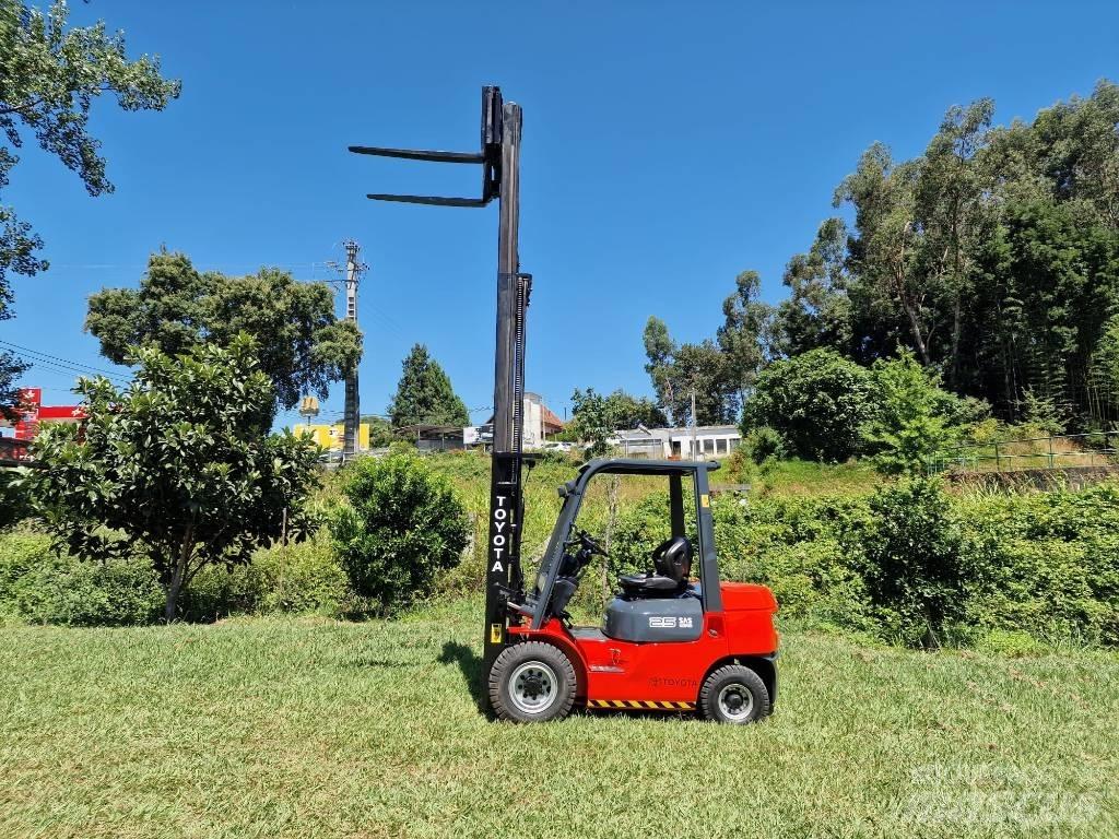 Toyota 25 شاحنات الديزل