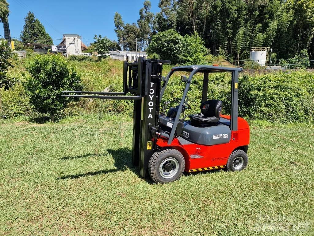Toyota 25 شاحنات الديزل