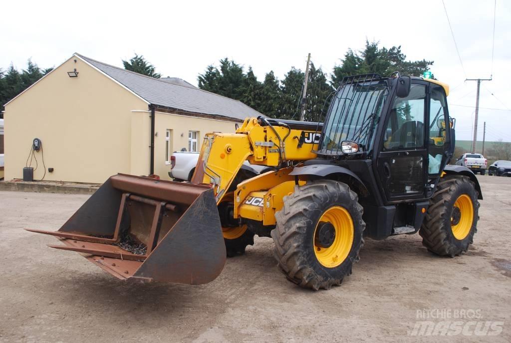 JCB 535-95 مناولات متداخلة