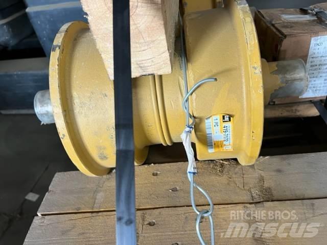 CAT D 8 R المسارات والسلاسل والهيكل السفلي