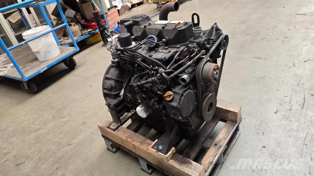 Yanmar 4TNV98 محركات
