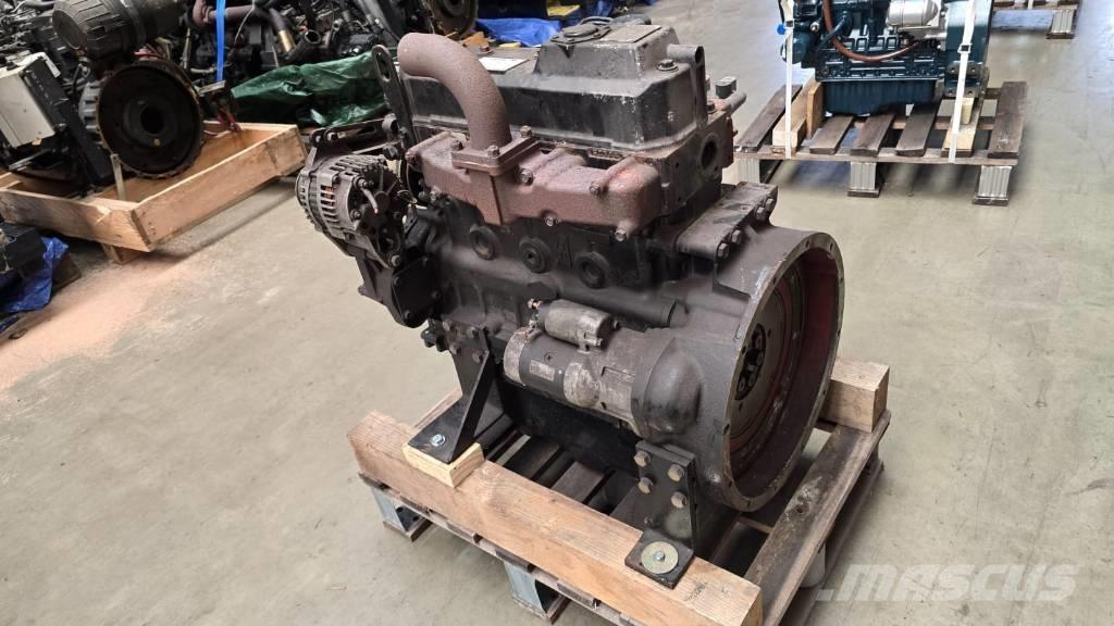 Yanmar 4TNV98 محركات