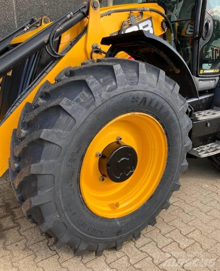 JCB 4 CX لوادر ذات جرافات عكسية