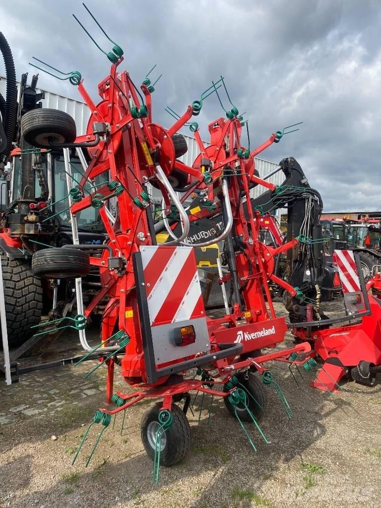 Kverneland 8590 مكابس وميبسات التبن