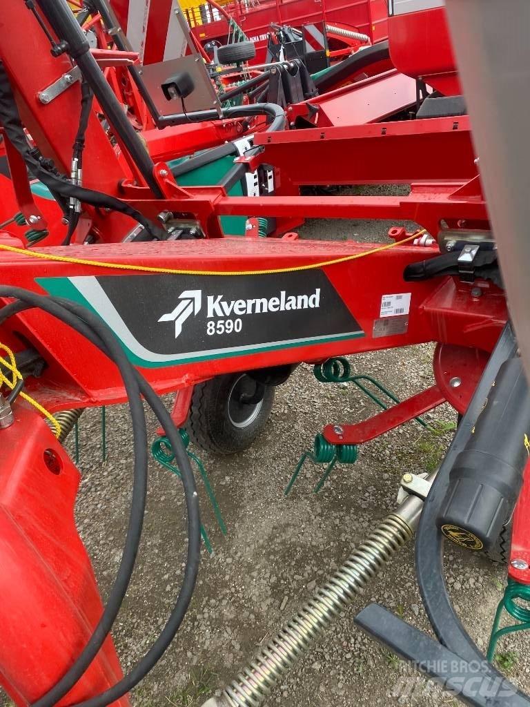 Kverneland 8590 مكابس وميبسات التبن