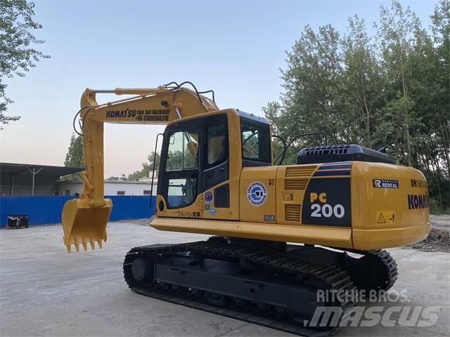 Komatsu PC200-8 حفارات زحافة