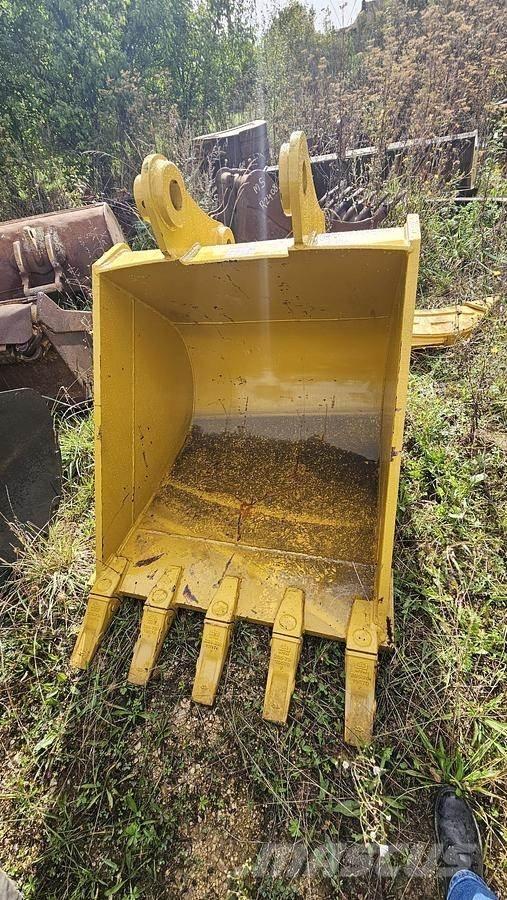 Komatsu PC200 دلاء