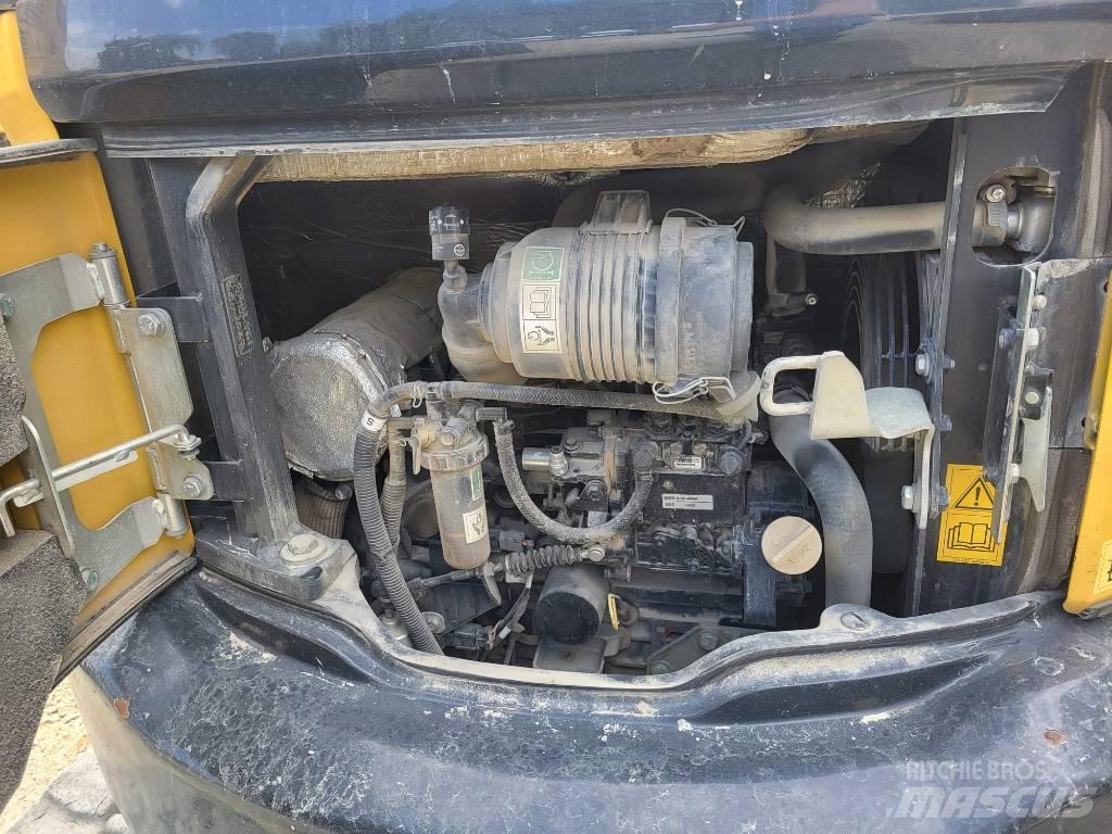 Komatsu PC26MR-3 حفارات صغيرة أقل من 7 طن (حفارات صغيرة)