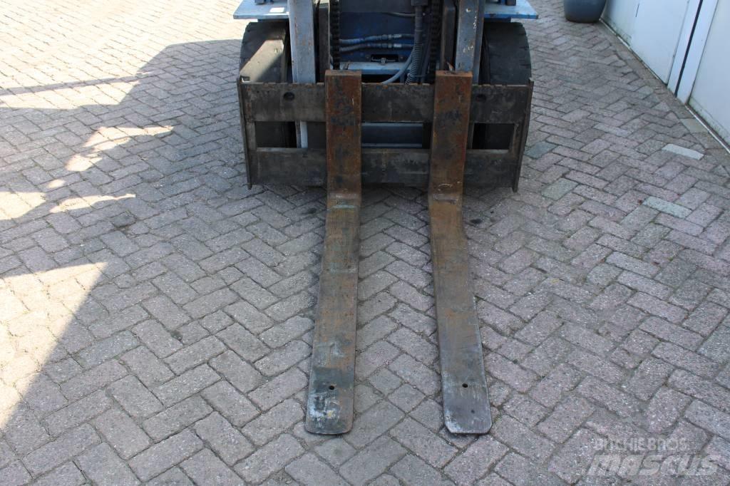 Daewoo D 40 S شاحنات الديزل