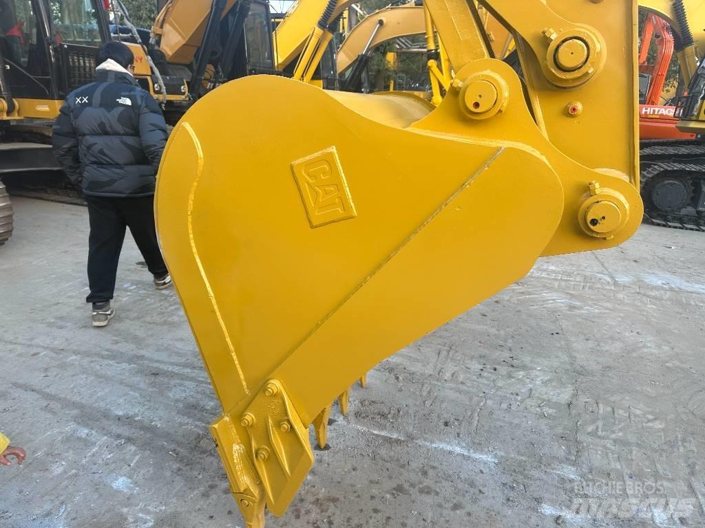 CAT 320 GC حفارات زحافة