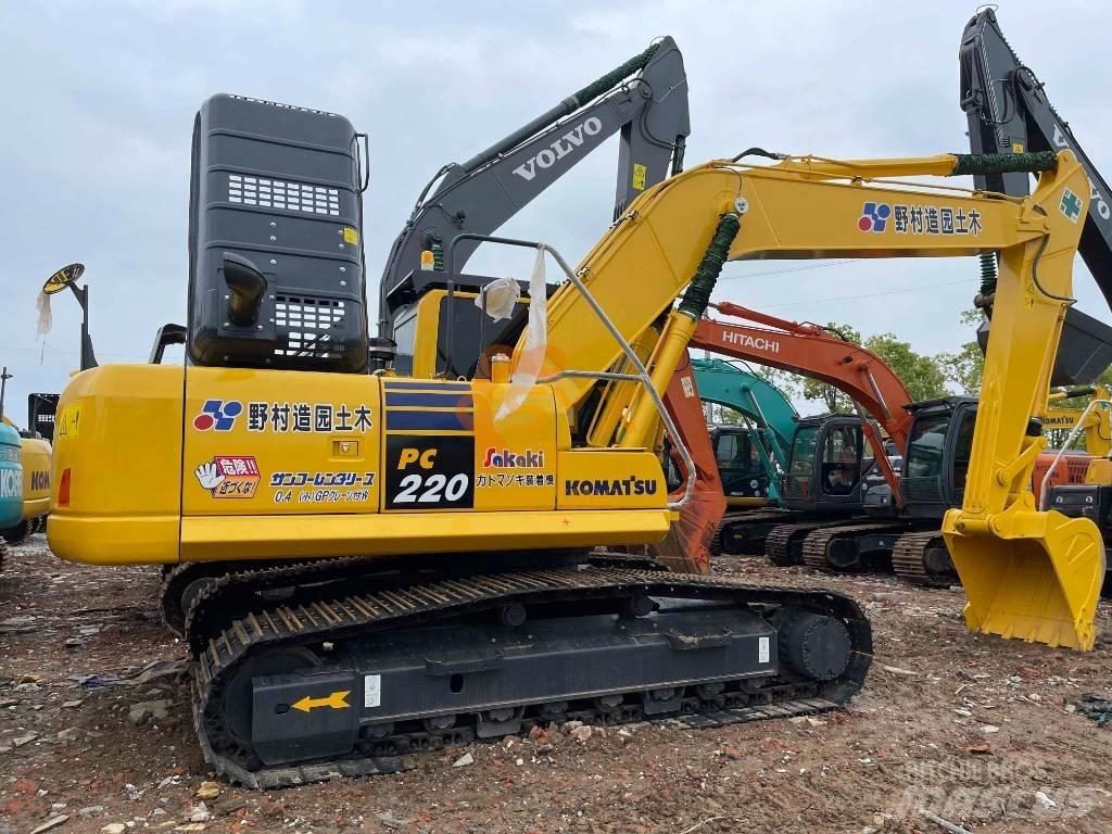 Komatsu PC 220 حفارات زحافة